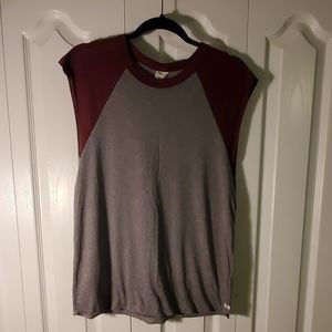 Obey Slouchy Muscle Tee Grey/Maroon size Medium